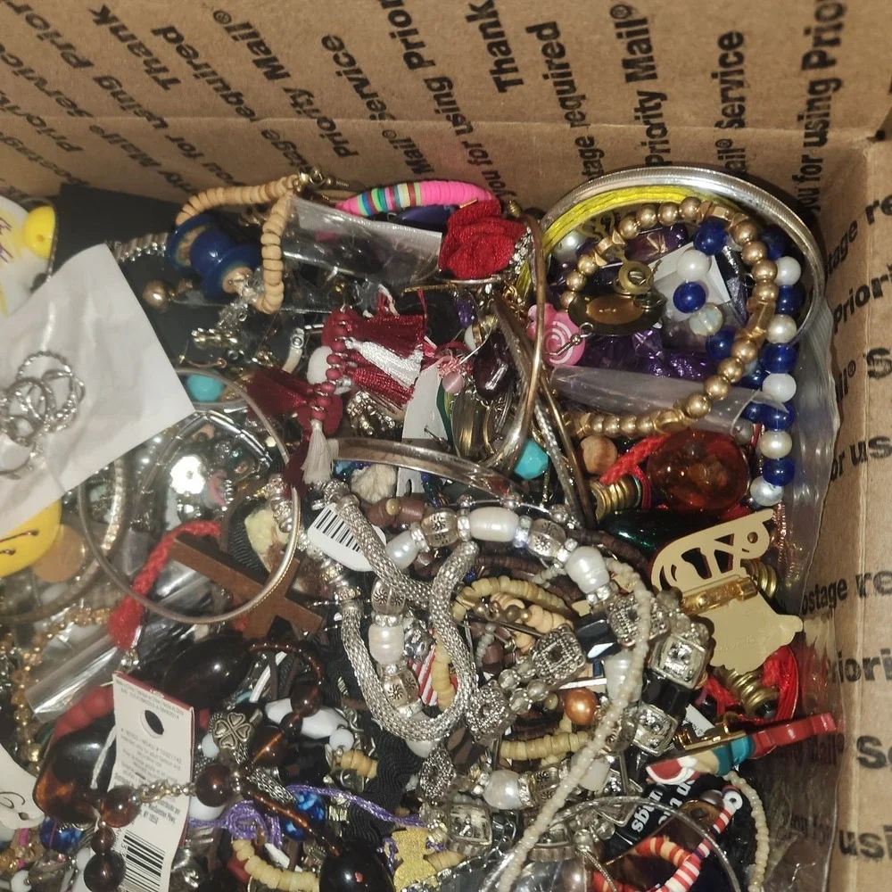 12 Lbs ALL True CRAFT REPAIR Junk  Jewelry Lot Bottom Of Bag Beads Smalls - Picture 3 of 7